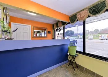 Americas Best Value Inn Dayton hotel thumbnail 3