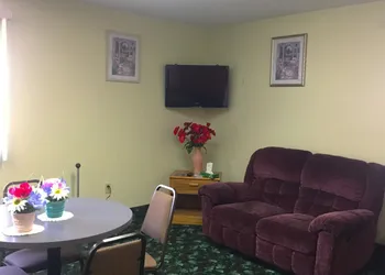 Americas Best Value Inn West Frankfort hotel thumbnail 3