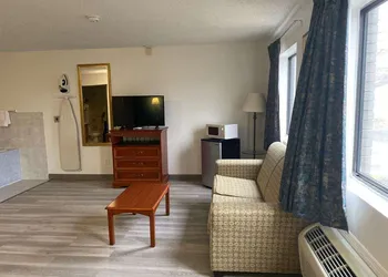 Americas Best Value Inn West Frankfort hotel thumbnail 7