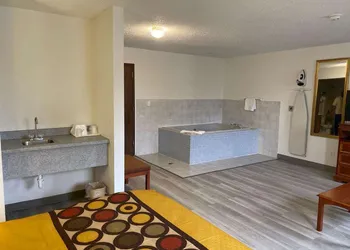 Americas Best Value Inn West Frankfort hotel thumbnail 8