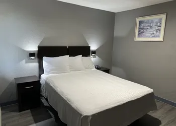 Americas Best Value Inn & Suites Groves Port Arthur hotel thumbnail 5