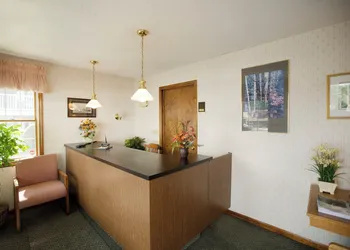 Adirondack Retreat Inn & Suites hotel thumbnail 2