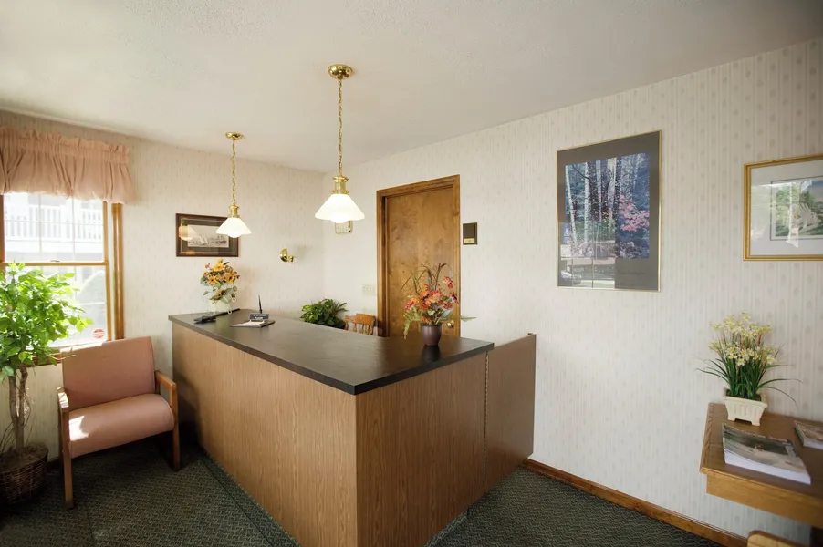 Adirondack Retreat Inn & Suites hotel detail image 2