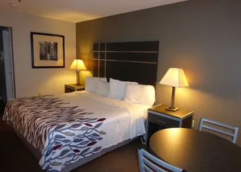 Red Roof Inn Columbia, TN hotel thumbnail 6