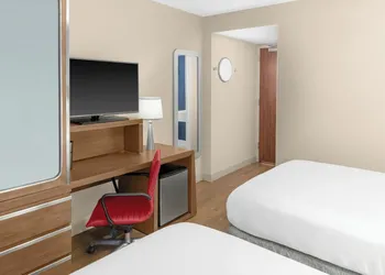 Fairfield Inn New York Manhattan/Financial District hotel thumbnail 5