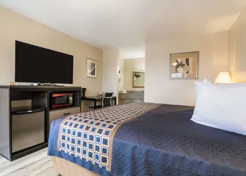 Americas Best Value Inn Refugio hotel thumbnail 8