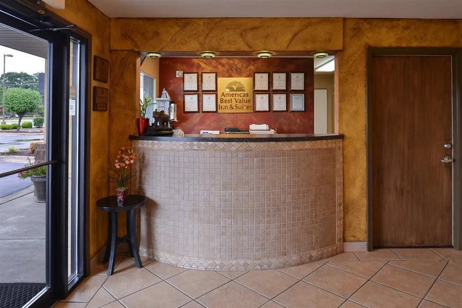 Americas Best Value Inn & Suites University Ave hotel detail image 2