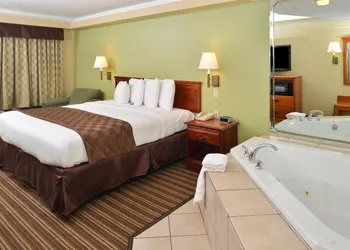 Americas Best Value Inn & Suites University Ave hotel thumbnail 4