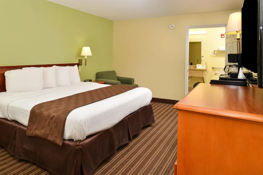 Americas Best Value Inn & Suites University Ave hotel detail image 6