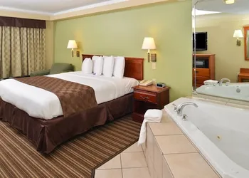Americas Best Value Inn & Suites University Ave hotel thumbnail 4
