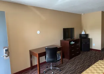 Rosewood Inn and Suites hotel thumbnail 3