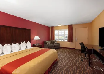 Rosewood Inn and Suites hotel thumbnail 8