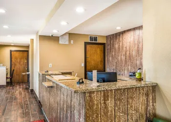 Econo Lodge Oskaloosa hotel thumbnail 3