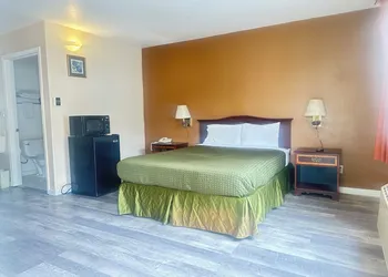 Royal Inn hotel thumbnail 4