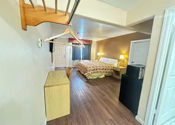 Royal Inn hotel thumbnail 7
