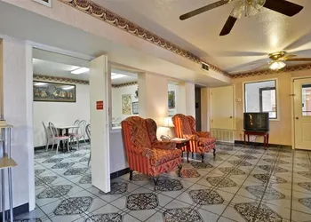 Budget Inn hotel thumbnail 3