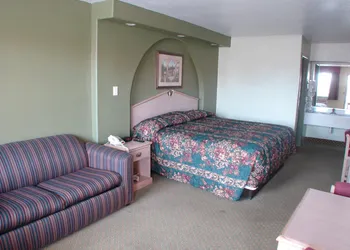 Budget Inn hotel thumbnail 5