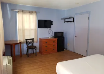 Aqua Breeze Inn hotel thumbnail 5