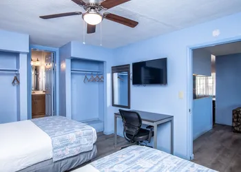 Aqua Breeze Inn hotel thumbnail 8