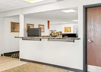 Americas Best Value Inn Tahquamenon Country hotel thumbnail 3