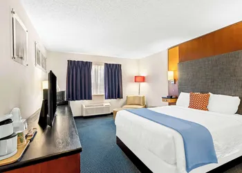 Americas Best Value Inn Tahquamenon Country hotel thumbnail 6