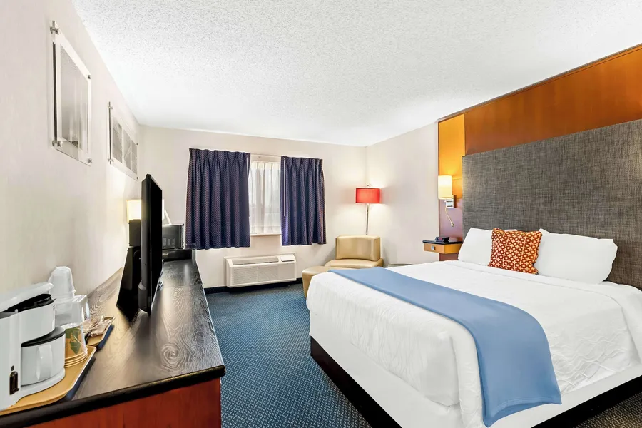 Americas Best Value Inn Tahquamenon Country hotel detail image 6