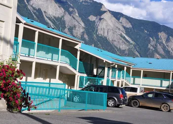 Canadas Best Value Inn Mile 0 hotel thumbnail 7
