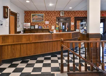 The Downtown, a Coast Hotel hotel thumbnail 5