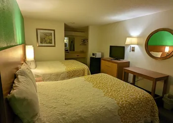 Budget Host Inn hotel thumbnail 6