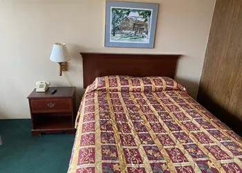 Budget Host Village Inn hotel thumbnail 4