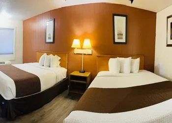 Sparta Inn hotel thumbnail 2