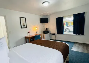 Sparta Inn hotel thumbnail 3