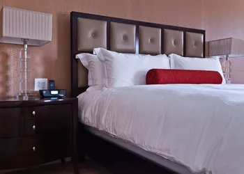 Town & Country Inn and Suites hotel thumbnail 2