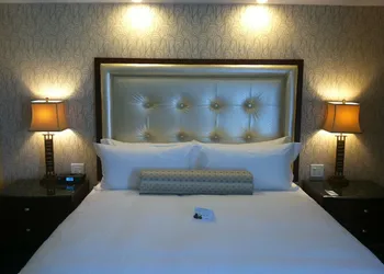 Town & Country Inn and Suites hotel thumbnail 4