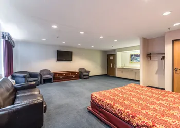 Quality Express Inn & Suites hotel thumbnail 5
