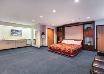 Quality Express Inn & Suites hotel thumbnail 6