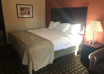 Executive Inn Woodward hotel thumbnail 3