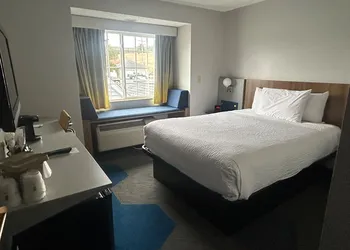 Microtel Inn & Suites by Wyndham Mansfield hotel thumbnail 4