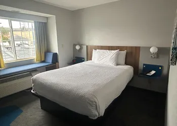 Microtel Inn & Suites by Wyndham Mansfield hotel thumbnail 7
