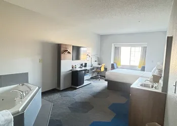 Microtel Inn & Suites by Wyndham Mansfield hotel thumbnail 8