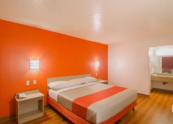 Motel 6 Lawton, OK hotel thumbnail 8