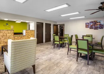 Quality Inn & Suites Metropolis I-24 hotel thumbnail 2