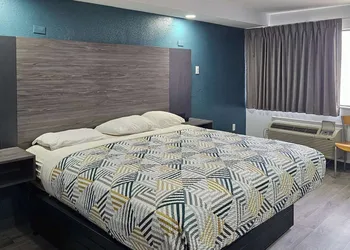 Motel 6 Memphis, TN - Graceland hotel thumbnail 6