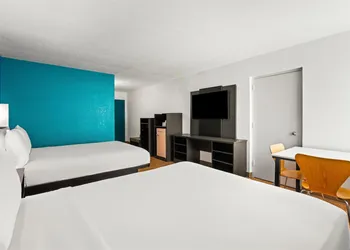 Signature Inn Miami hotel thumbnail 7