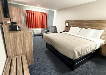 Quality Inn Ponca City hotel thumbnail 7