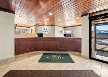 Quality Inn La Crosse North hotel thumbnail 4