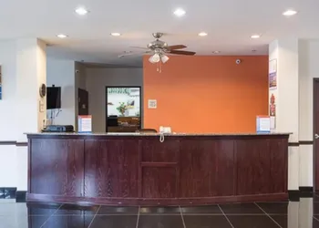 Budget Inn and Suites hotel thumbnail 2