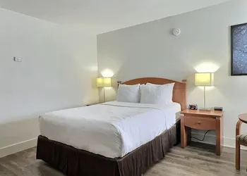 Quality Inn Rouyn - Noranda hotel thumbnail 8