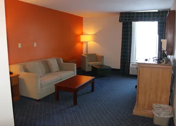 Econo Lodge Inn & Suites Norton - Wise South hotel thumbnail 7