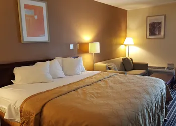 Econo Lodge Inn & Suites Norton - Wise South hotel thumbnail 8
